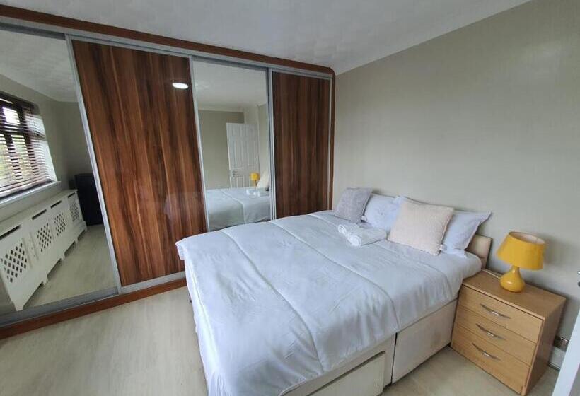 펜션 Bungalow In Leafy Area