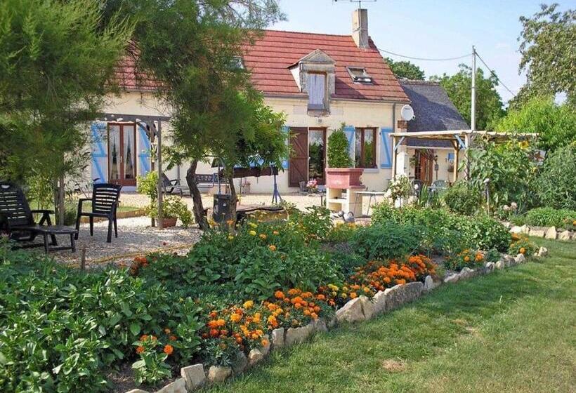 פנסיון Guestroom Bouges Le Château, 1 Pièce, 2 Personnes   Fr 1 591 523