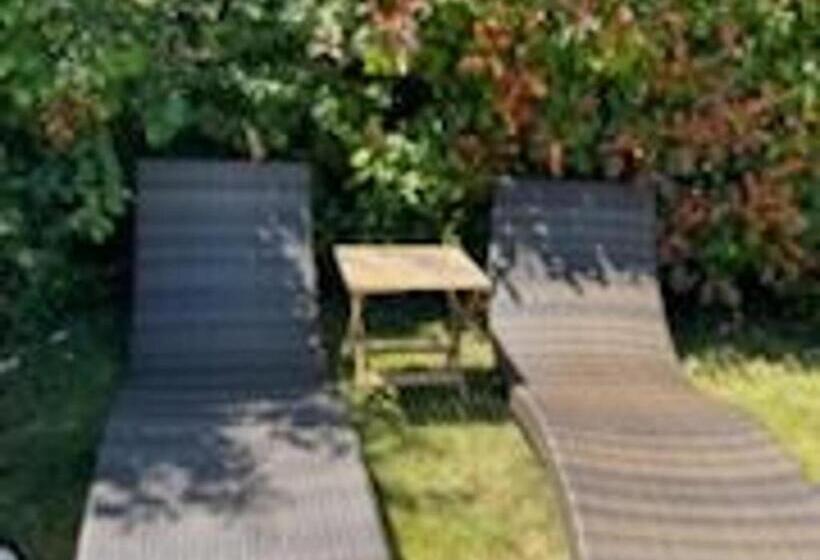 膳宿费 Charmant Logement Avec Piscine Et Table D Hôtes, Proche De Solesmes Et De L Abbaye.   Fr 1 410 407