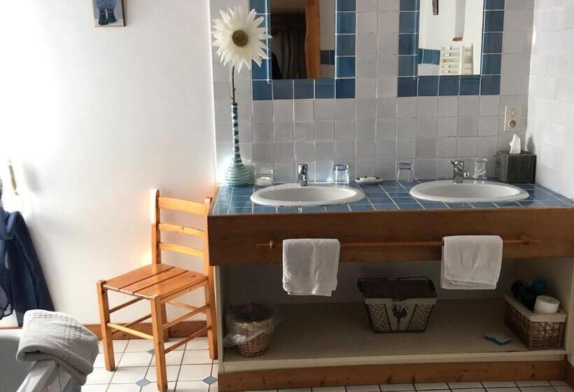 膳宿费 Charmant Logement Avec Piscine Et Table D Hôtes, Proche De Solesmes Et De L Abbaye.   Fr 1 410 407