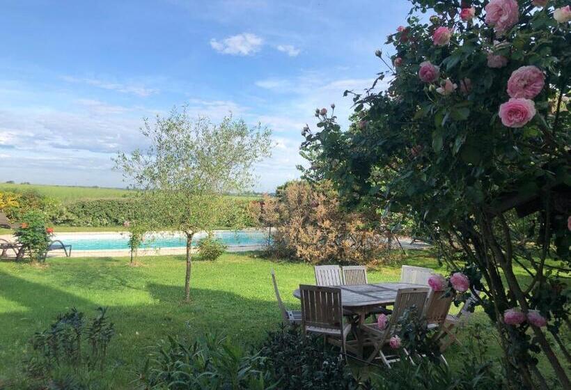 膳宿费 Charmant Logement Avec Piscine Et Table D Hôtes, Proche De Solesmes Et De L Abbaye.   Fr 1 410 407