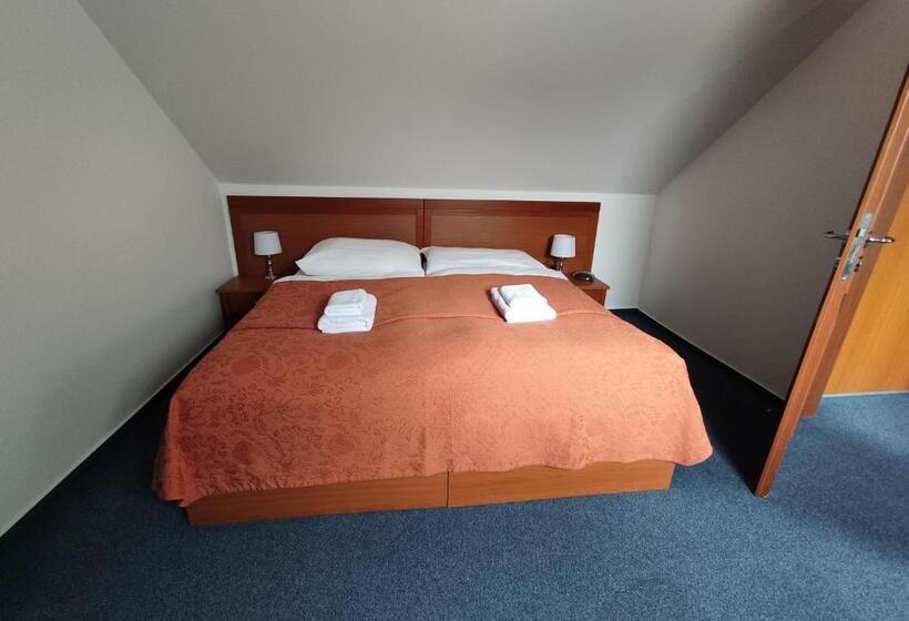 پانسیون Villa Cassandra