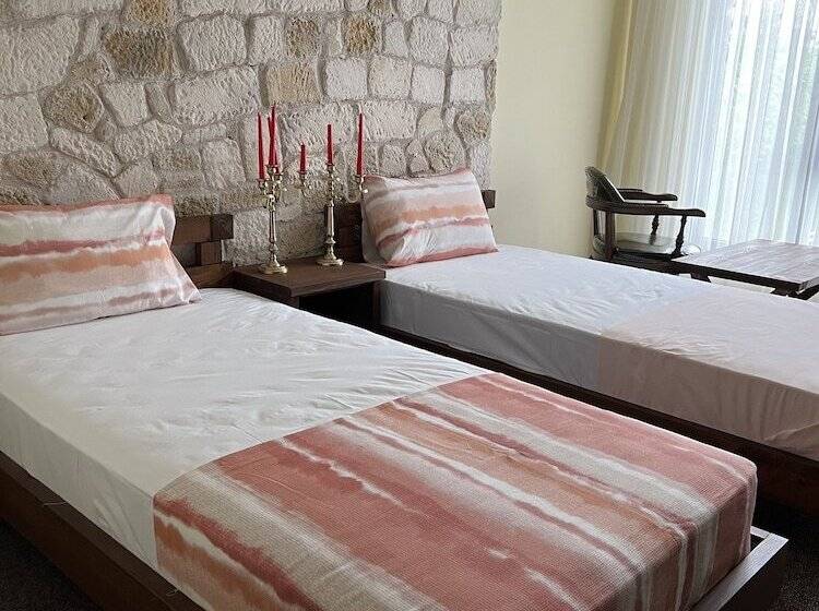 Queen Ci̇ty Hotel And Bungalov