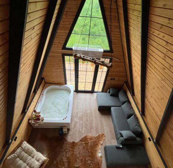 Queen Ci̇ty Hotel And Bungalov