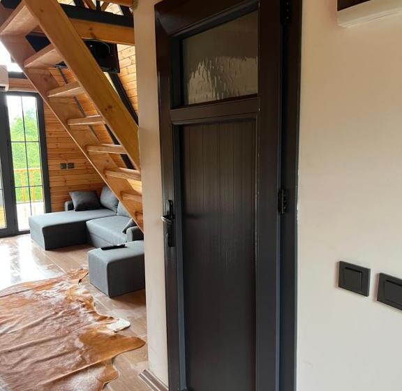 Queen Ci̇ty Hotel And Bungalov