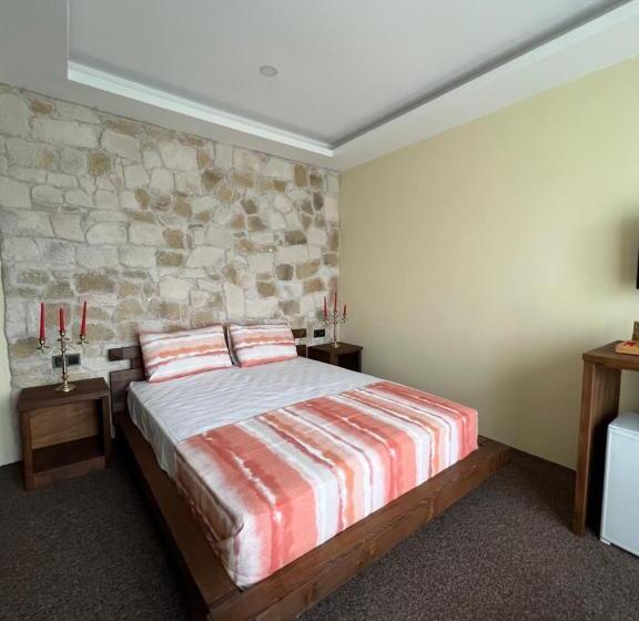 Queen Ci̇ty Hotel And Bungalov