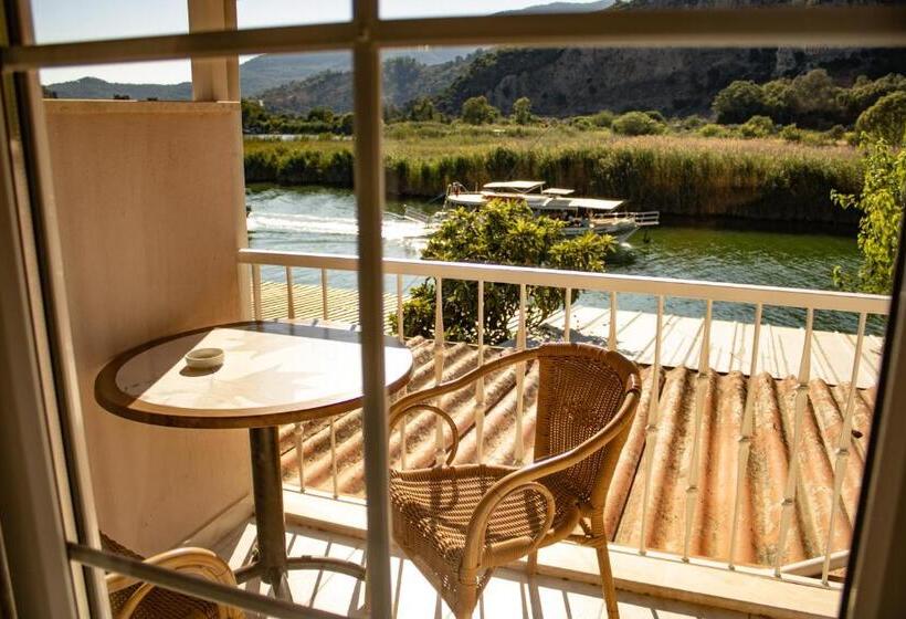 ベッドアンドブレックファースト Aktaş Butik