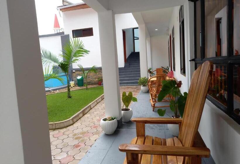 مبيت وإفطار Didas Villa