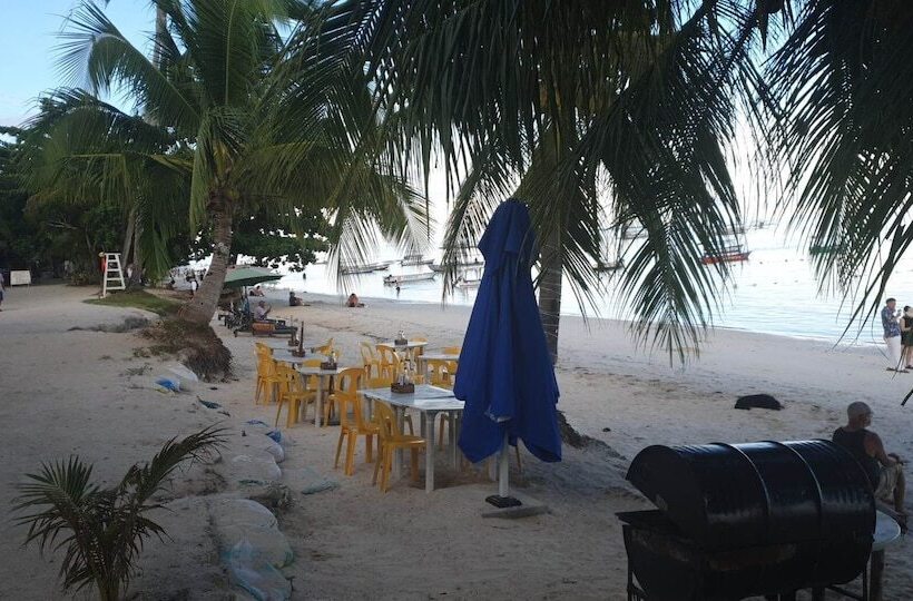 Birdwatchers Beachfront Hotel Panglao