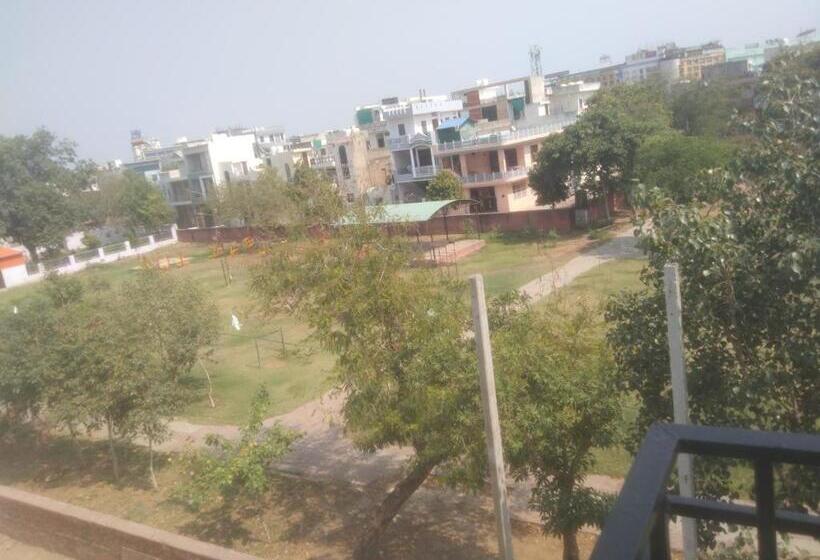 Dev Hotel Mansarovar