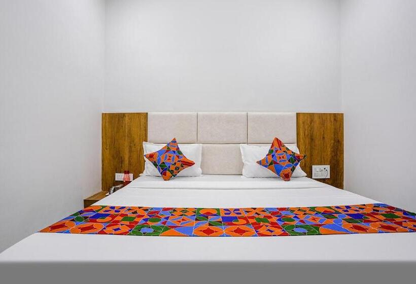 酒店 Super Collection O Adajan Near Western Business Hub