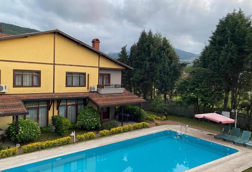 Four Season Villa Apart