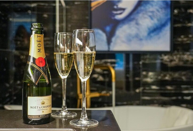 فندق Azur Legacy Collection