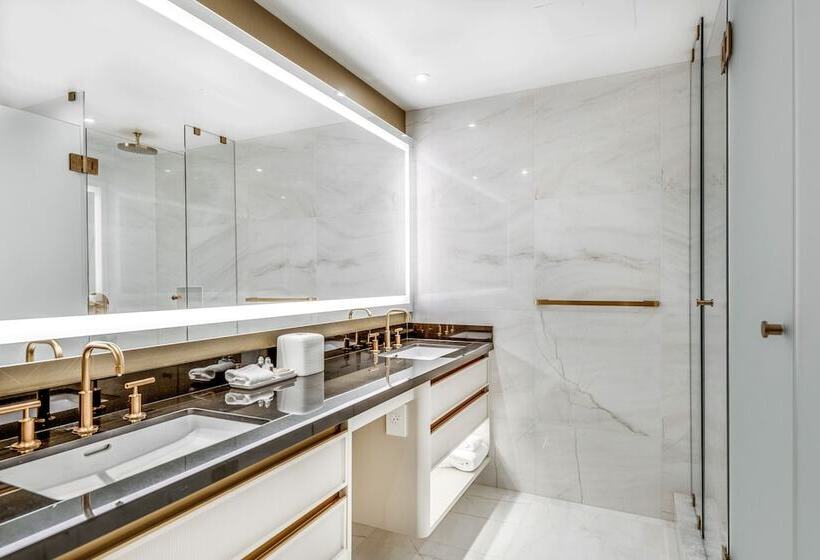 فندق Azur Legacy Collection