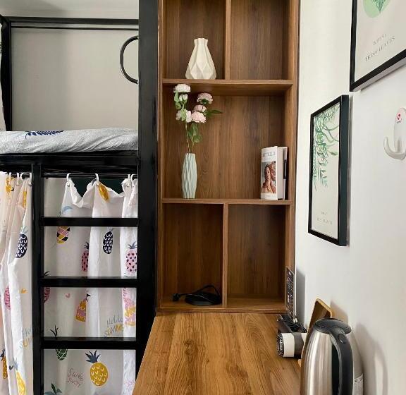 هتل کپسول Start House Capsule 5 Min Walk To The Airport