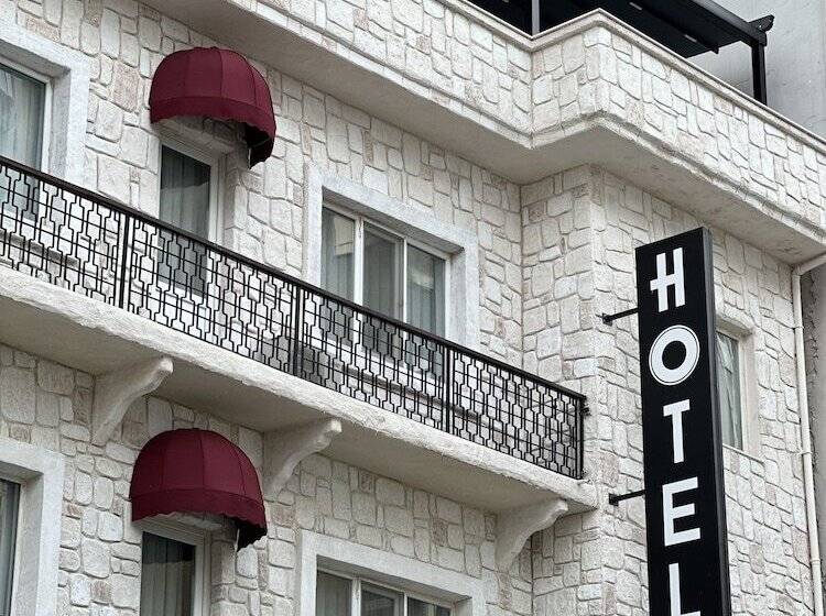 هتل Deri̇n Buti̇k