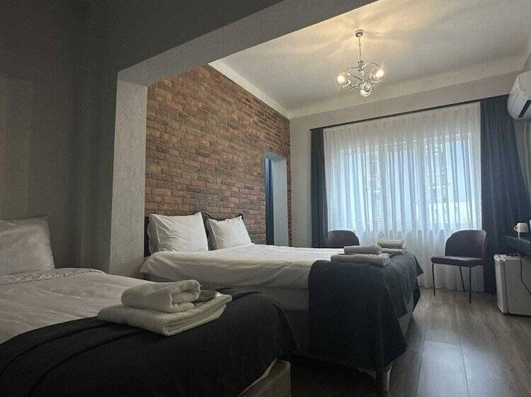 هتل Deri̇n Buti̇k