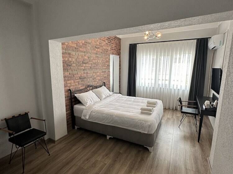 هتل Deri̇n Buti̇k