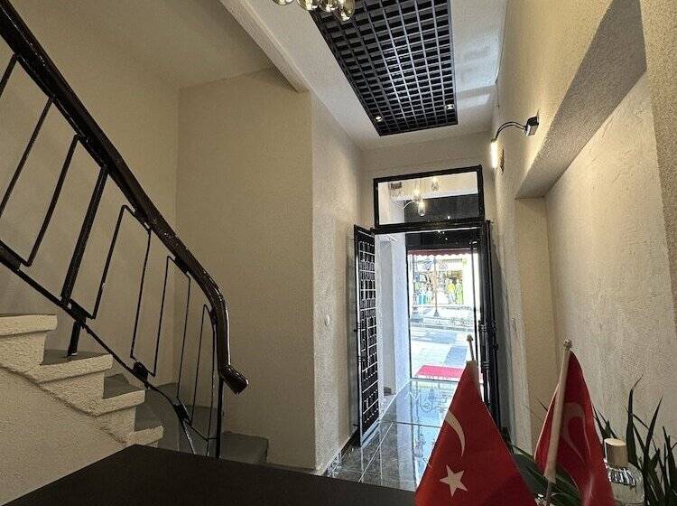 בית מלון כפרי Deri̇n Buti̇k