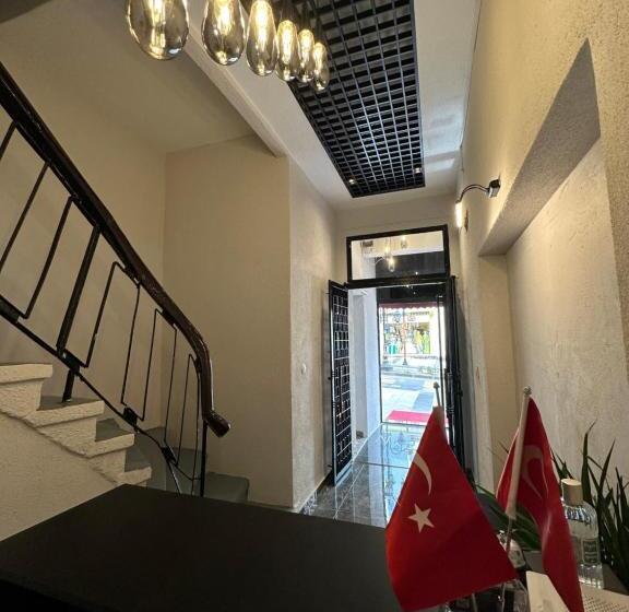 هتل Deri̇n Buti̇k