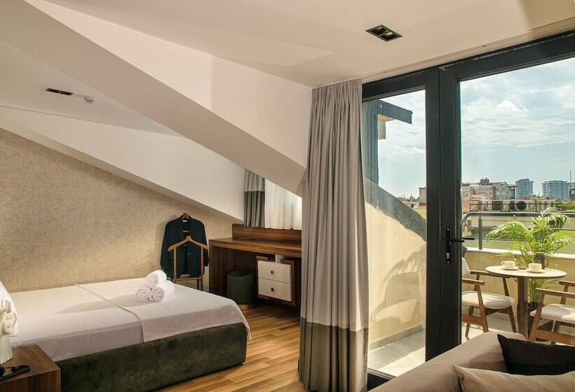 هتل La Mia Suites