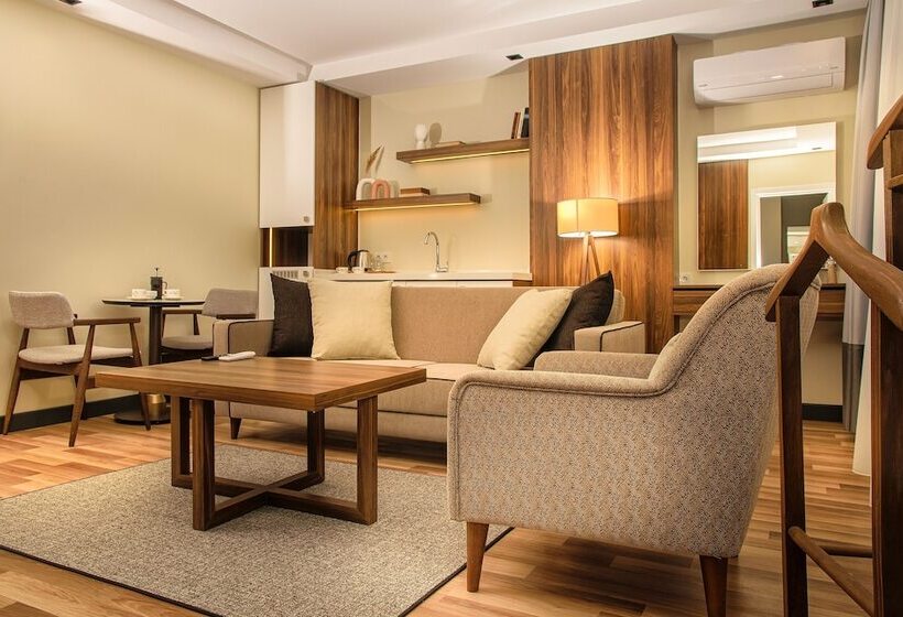 هتل La Mia Suites