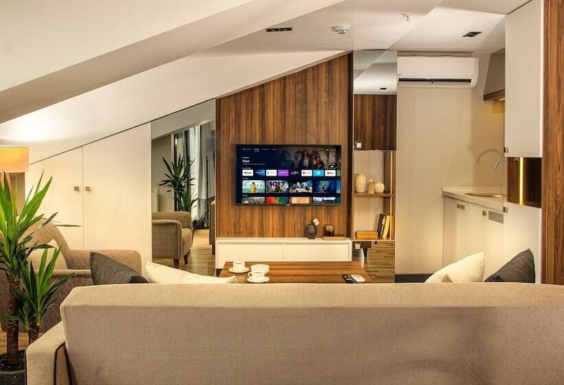 هتل La Mia Suites