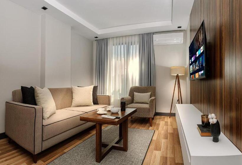 هتل La Mia Suites