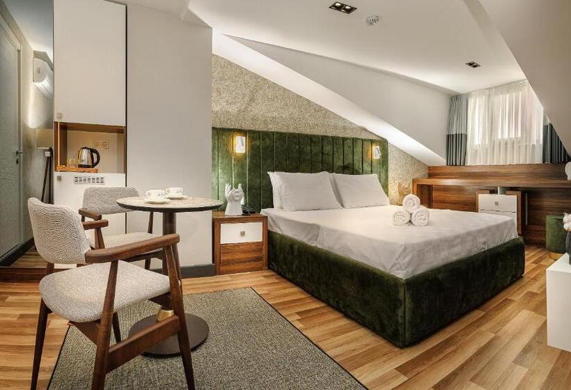 هتل La Mia Suites