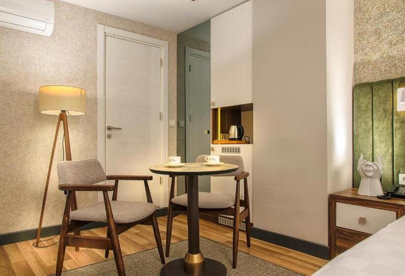 هتل La Mia Suites