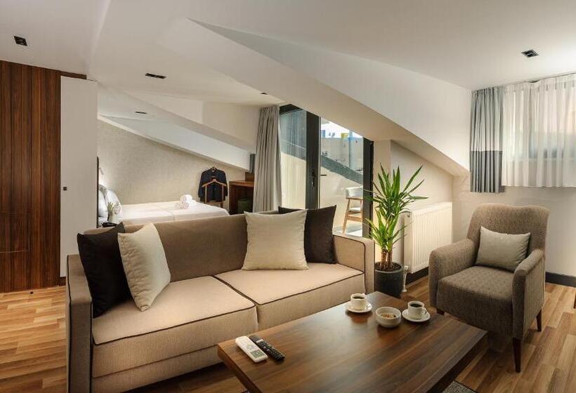 هتل La Mia Suites