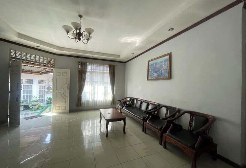 호텔 Oyo 92696 Bahagia Homestay Syariah