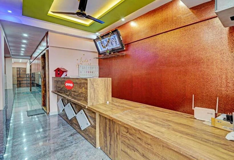 בית מלון כפרי Oyo Flagship Mr Lodge