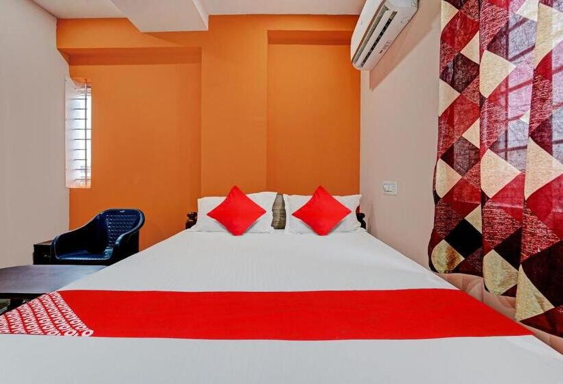 בית מלון כפרי Oyo Flagship Mr Lodge