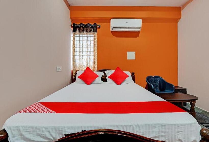 בית מלון כפרי Oyo Flagship Mr Lodge