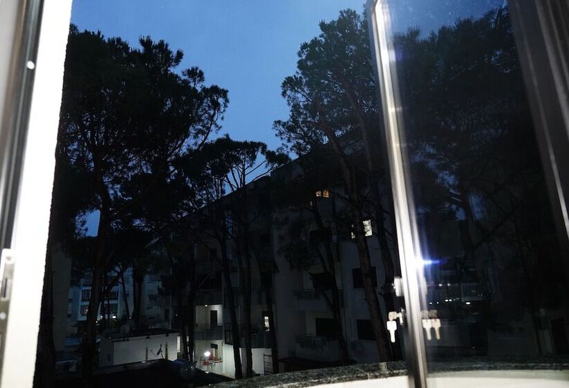 בית מלון כפרי The Honeycomb Boutique