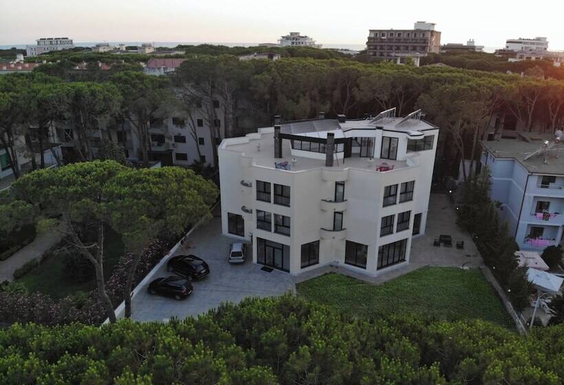 בית מלון כפרי The Honeycomb Boutique