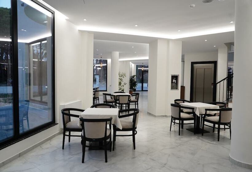 בית מלון כפרי The Honeycomb Boutique