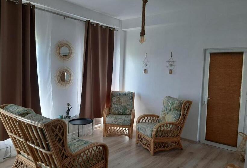 בית מלון כפרי Tina Guest House