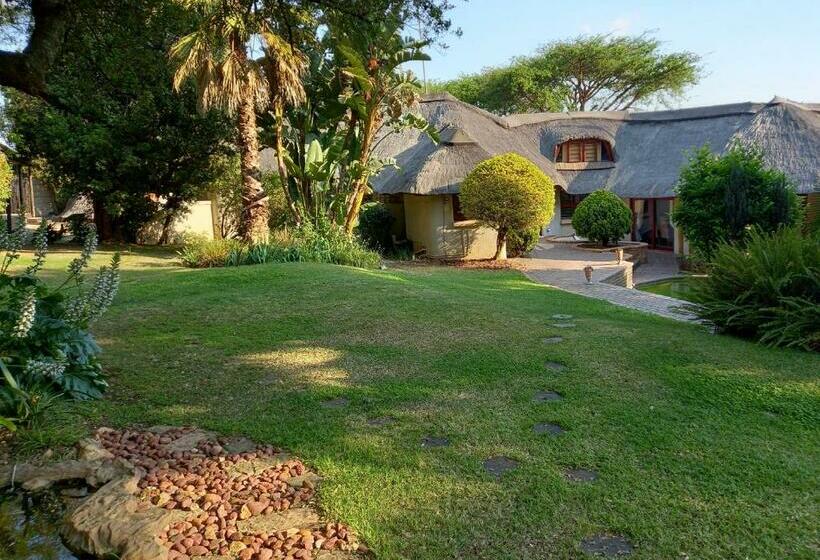 Пансион Ekuphumleni Holistic Healing Center