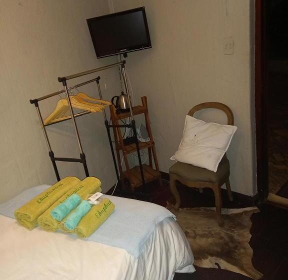 Пансион Ekuphumleni Holistic Healing Center