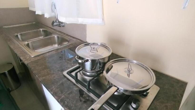 بنسيون Zwelibanzi Guesthouse