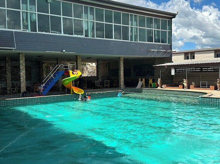 Tuscany Hotel By Skypark