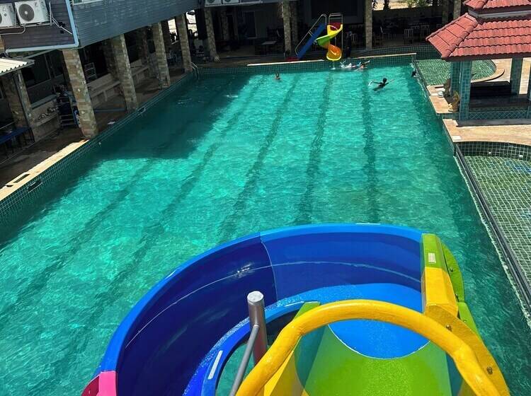 Tuscany Hotel By Skypark