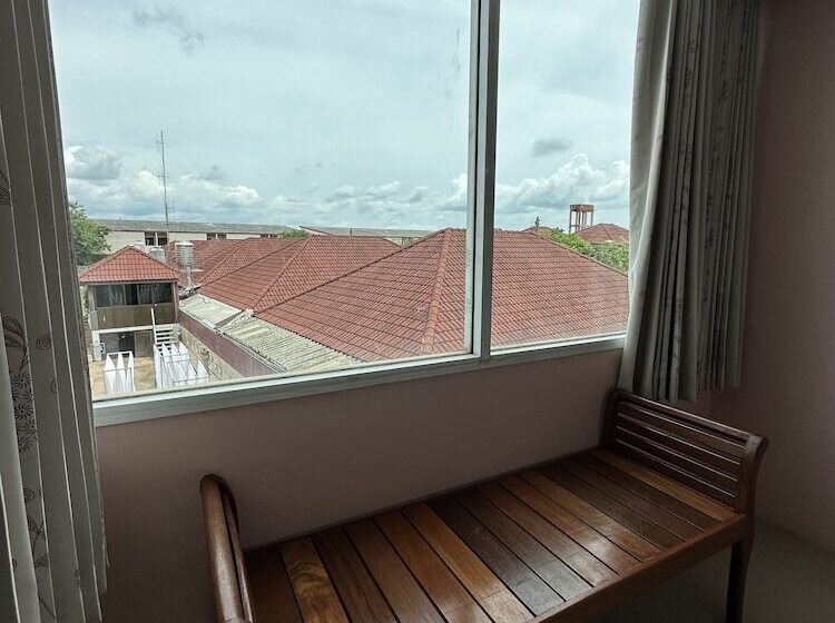 Tuscany Hotel By Skypark