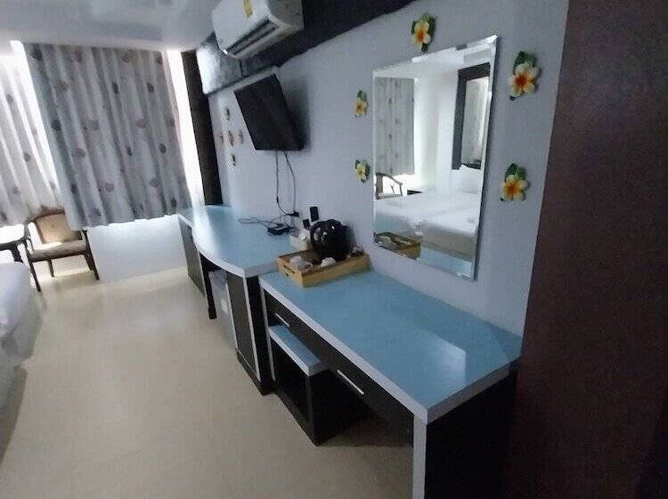 Tuscany Hotel By Skypark