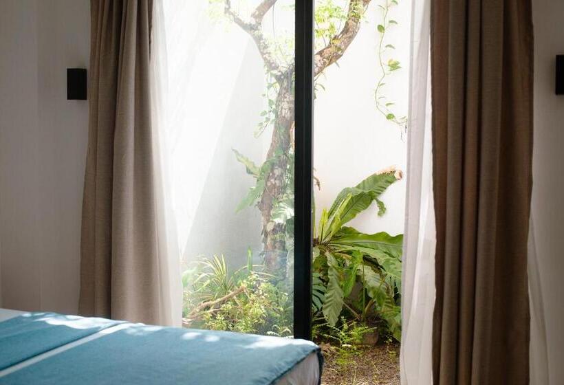 ユースホステル The Well