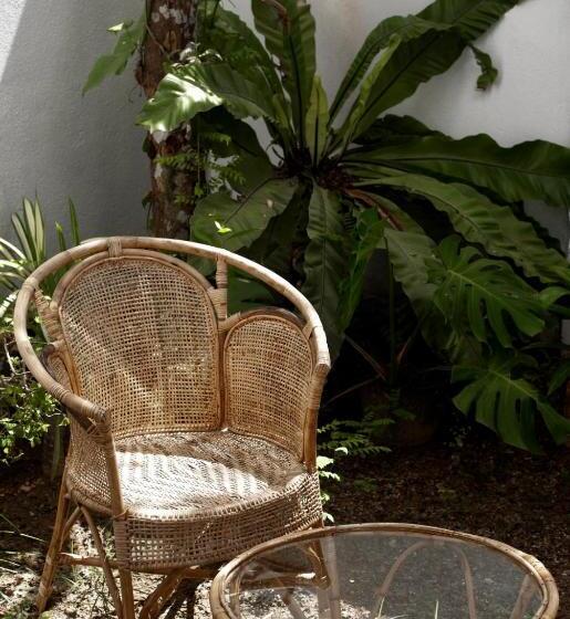 ユースホステル The Well