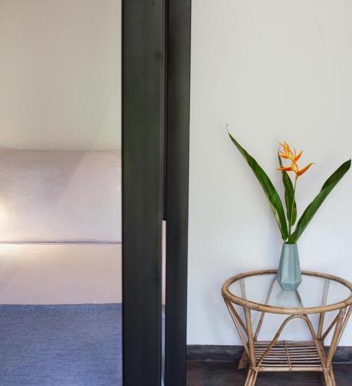 ユースホステル The Well