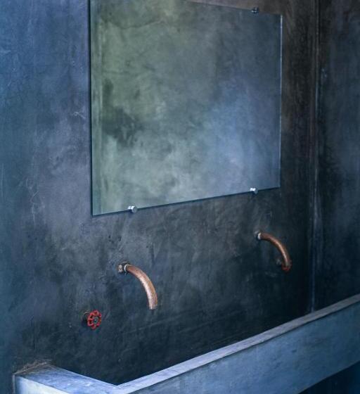 ユースホステル The Well